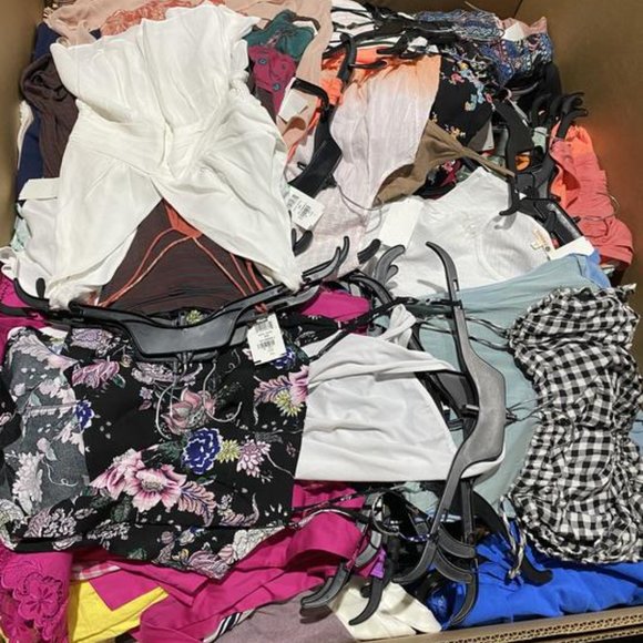 Mystery Box Women's Clothing - Picture 10 of 11